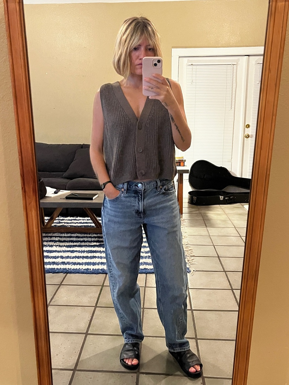 Button V neck Vest